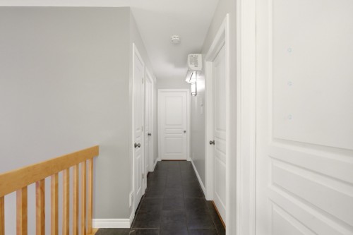 Corridor - 79 Rue De La Sarre, Granby, QC - Indoor Photo Showing Other Room