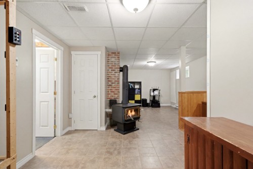 Salle familiale - 79 Rue De La Sarre, Granby, QC - Indoor