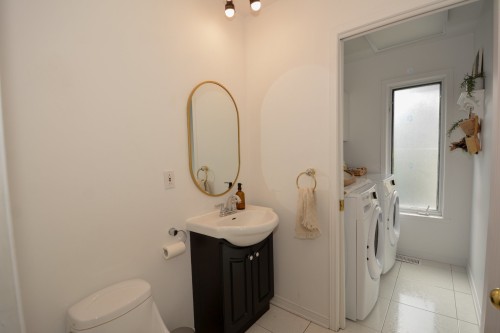 Salle de lavage - 8800 Crois. Rouyn, Brossard, QC 