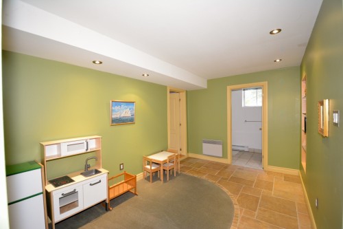 Salle de jeux - 8800 Crois. Rouyn, Brossard, QC 
