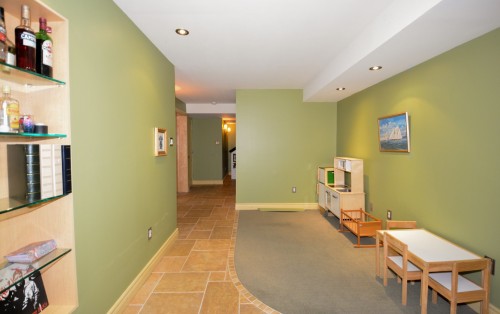Salle de jeux - 8800 Crois. Rouyn, Brossard, QC 