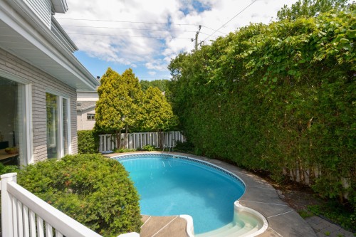 Piscine - 8800 Crois. Rouyn, Brossard, QC 