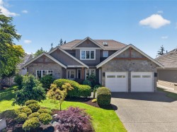 3018 Kensington Cres Courtenay, BC V9N 8Z8