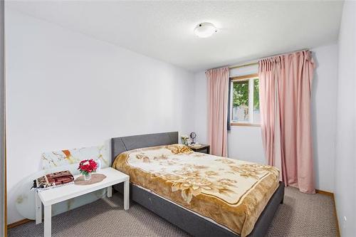 106 Woodydell Ave, Winnipeg, MB 
