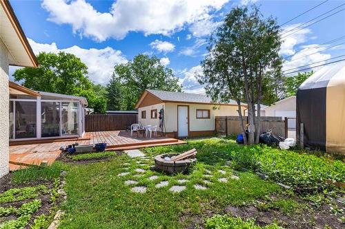 106 Woodydell Ave, Winnipeg, MB 