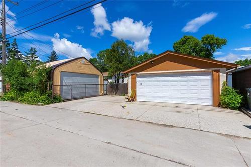 106 Woodydell Ave, Winnipeg, MB 
