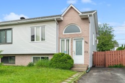 301 Rue P.-É.-Borduas  Laval (Sainte-Rose), QC H7L 5G7