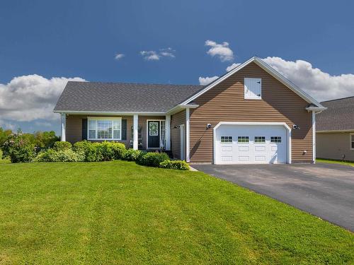 61 Bonavista Avenue  Stratford, PE C1B 0E5