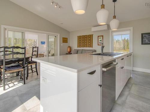 70 Seaside Drive, Louis Head, NS 