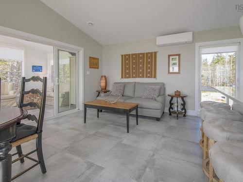 70 Seaside Drive, Louis Head, NS 