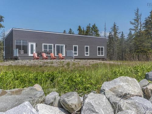 70 Seaside Drive, Louis Head, NS 