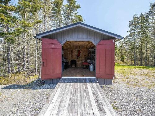 70 Seaside Drive, Louis Head, NS 
