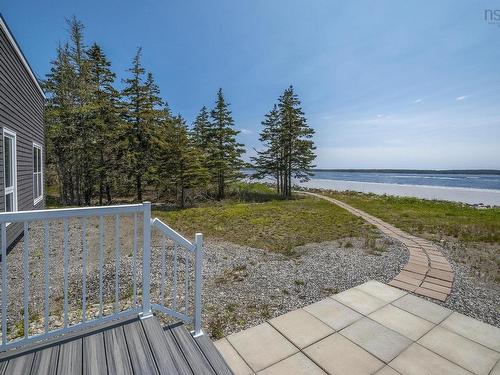 70 Seaside Drive, Louis Head, NS 