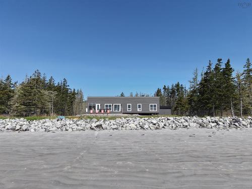 70 Seaside Drive, Louis Head, NS 