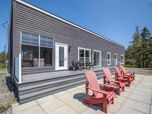 70 Seaside Drive, Louis Head, NS 