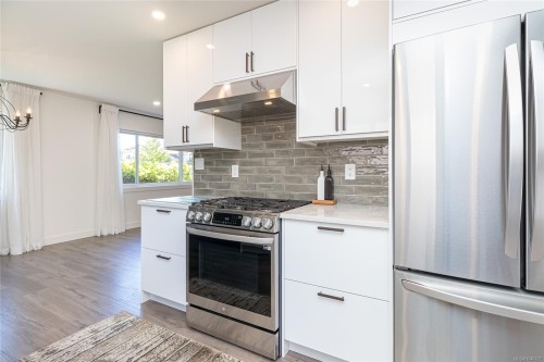 763 Viaduct Ave East, Saanich, BC 
