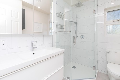 763 Viaduct Ave East, Saanich, BC 