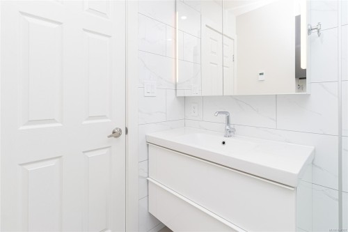 763 Viaduct Ave East, Saanich, BC 
