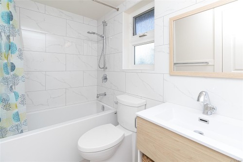 763 Viaduct Ave East, Saanich, BC 