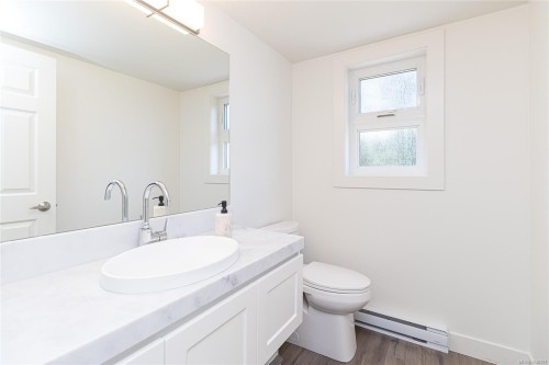 763 Viaduct Ave East, Saanich, BC 