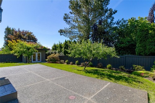 763 Viaduct Ave East, Saanich, BC 
