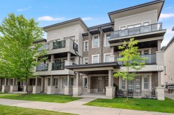 3-125 Kayla Crescent  Vaughan, ON L6A 4W3