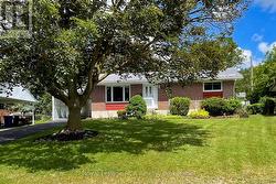 541 18TH AVENUE Hanover, ON N4N 3B2