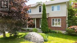 9 BOYD CRESCENT  Oro-Medonte (Moonstone), ON L0K 1N0