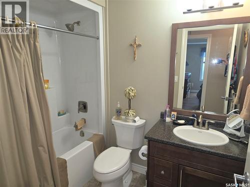 203 510 4Th Avenue, Rosthern, SK 