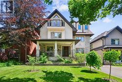 11 HILLCROFT DRIVE Toronto, ON M9B 4X4