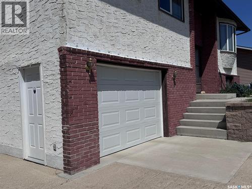 523 8Th Avenue W, Biggar, SK 