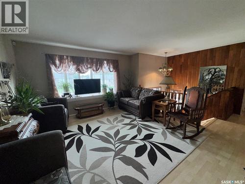 523 8Th Avenue W, Biggar, SK 