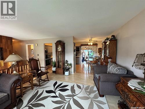 523 8Th Avenue W, Biggar, SK 