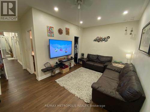 205 - 2352 MIDDLEFIELD ROAD  Markham, ON L3S 4T6