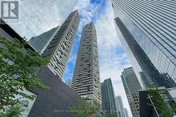 4204 - 88 HARBOUR STREET Toronto, ON M5J 0C3