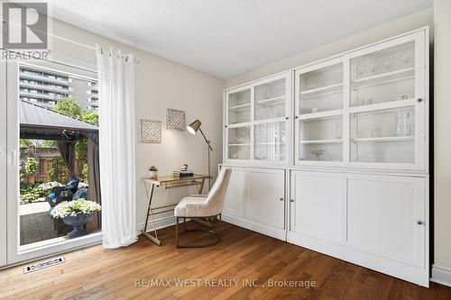823 Hyde Road, Burlington, ON 