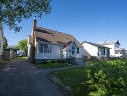367 Empire Avenue East Thunder Bay, ON P7E 4S2