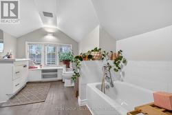 Loft 4 piece bathroom - 