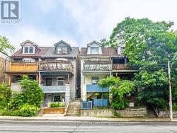 669 WOODBINE AVENUE Toronto, ON M4E 2J3