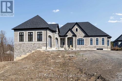 32 Ormiston Street, Clarington, ON 