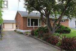 16 Arizona AVE Sault Ste. Marie, ON P6A 4L8