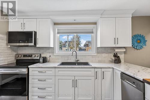 125 Widder Street, Goderich (Goderich (Town)), ON - Indoor Photo Showing Kitchen