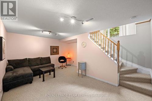 6 Folison Street, Ottawa, ON 