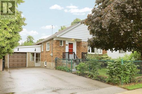 32 COULES COURT  Toronto, ON M8W 2N9