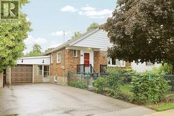 32 COULES COURT  Toronto, ON M8W 2N9