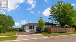366 WILDWOOD DRIVE Oakville, ON L6K 1T2