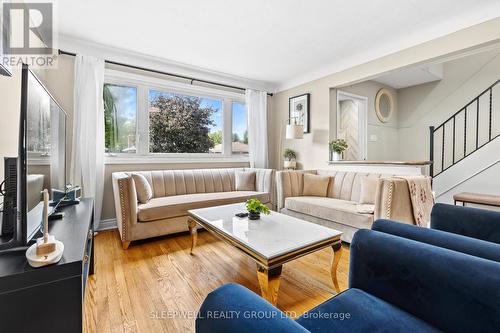1486 Lepage Avenue, Ottawa, ON - Indoor Photo Showing Living Room