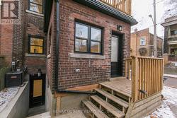 MAIN - 19 FERNWOOD PARK AVENUE Toronto, ON M4E 3E8