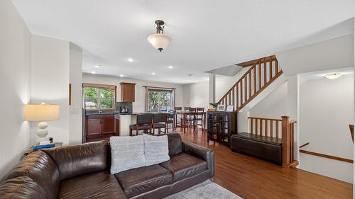 41-1000 9Th Street, Invermere, BC - Indoor Photo Showing Living Room