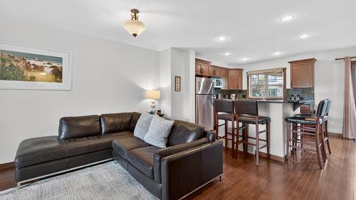 41-1000 9Th Street, Invermere, BC - Indoor Photo Showing Living Room
